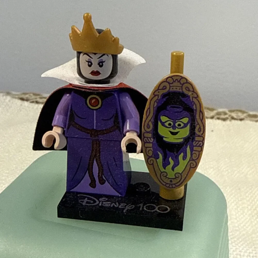LEGO The Queen minifigure 71038 CMF Series Disney 100 mini figure 100th